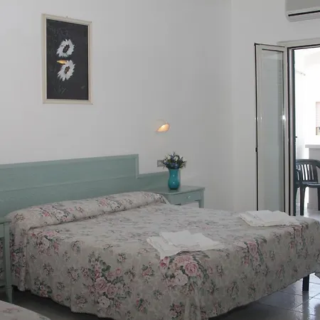 2 Pini فندق رودي غارغانيكو