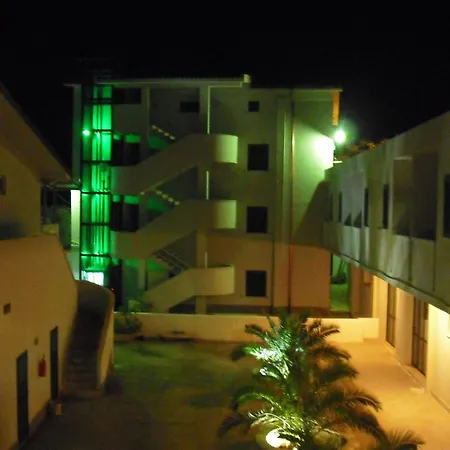 2 Pini Ξενοδοχείο Rodi Garganico