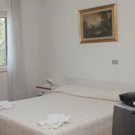 2 Pini 3* Rodi Garganico