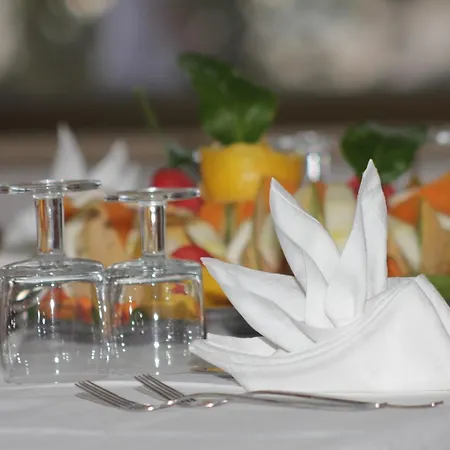 2 Pini Ξενοδοχείο