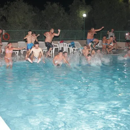 2 Pini Ξενοδοχείο 3*