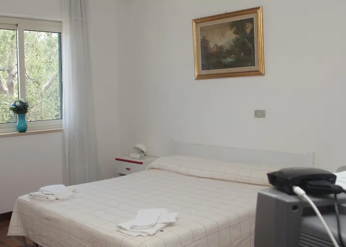 2 Pini 3* Rodi Garganico